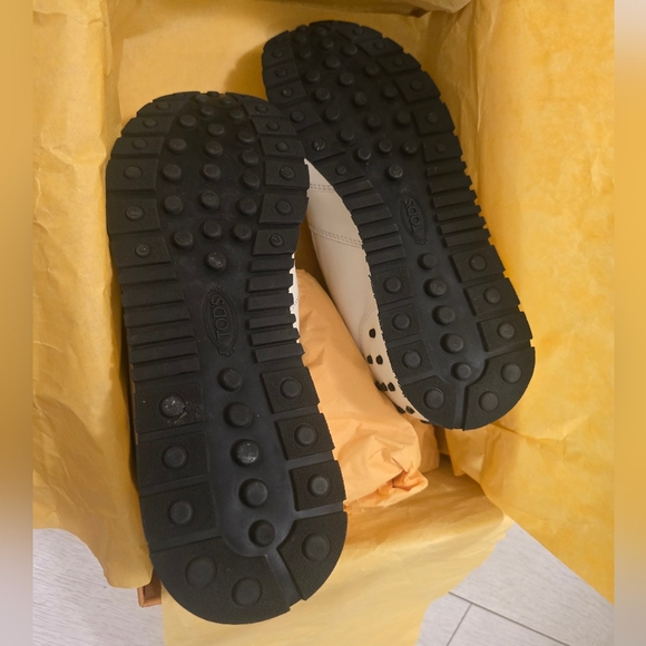 Tod's - Elegant White Fringe Loafers - Picture 8 of 8